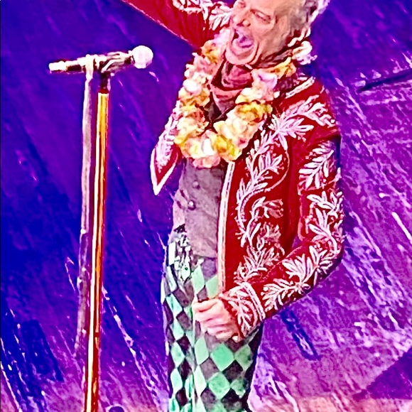 Meet your Posher, Cindy - Picture 4 of 5